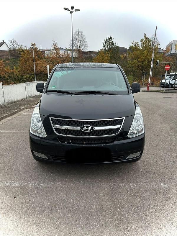 Schwarz Gebraucht 2011 Hyundai H-1 Van | 13.999 € (Teuer) - Bild 1/4