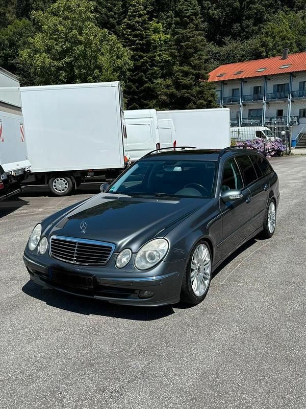 Gebraucht Mercedes E500 306 PS (225 kW) 2005 Grau Kombi