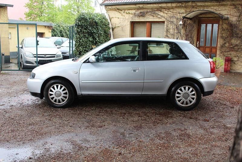Używany Audi A3 101 KM (74 kW) 1997 Srebrny Hatchback