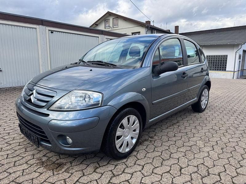 Grau Gebraucht 2007 Citroën C3 Comfort Kleinwagen | 3.700 € (Fairer Preis) - Bild 1/4