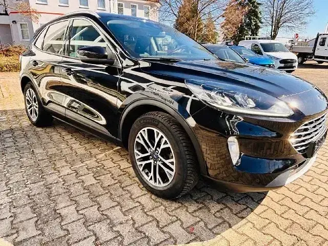 Gebraucht Ford Kuga Titanium 150 PS (110 kW) 2021 Schwarz SUV