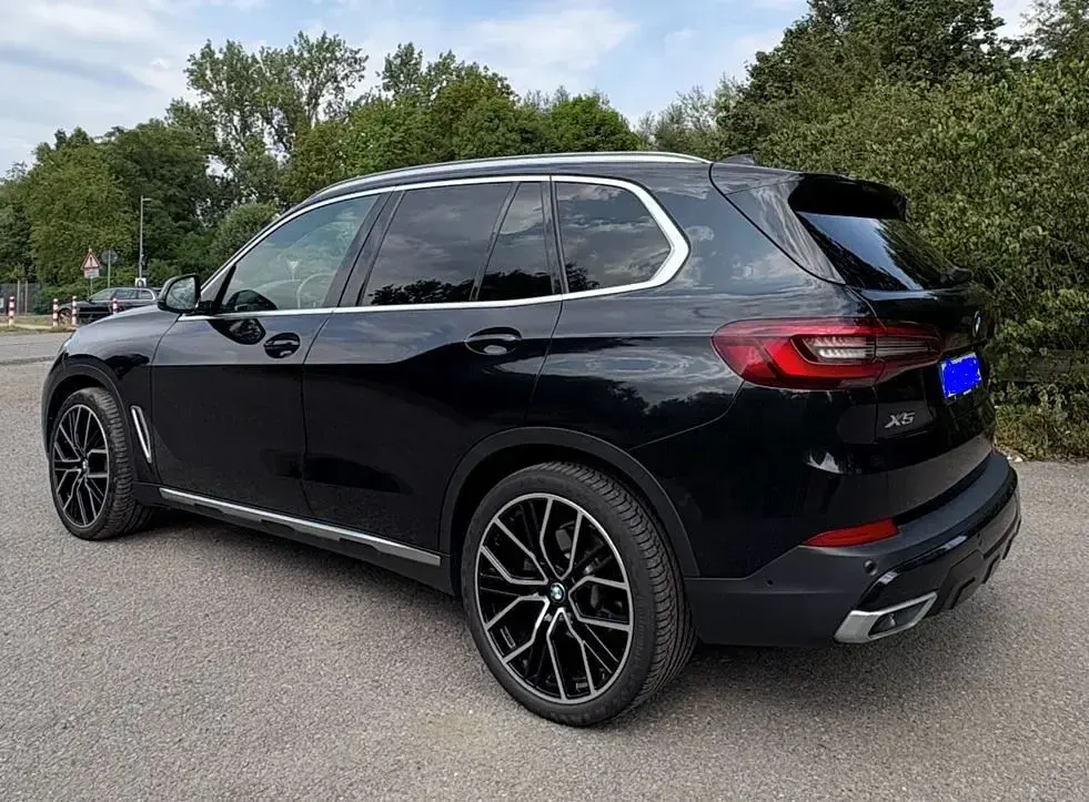 Gebraucht BMW X5 Sport Line 340 PS (250 kW) 2022 Schwarz SUV