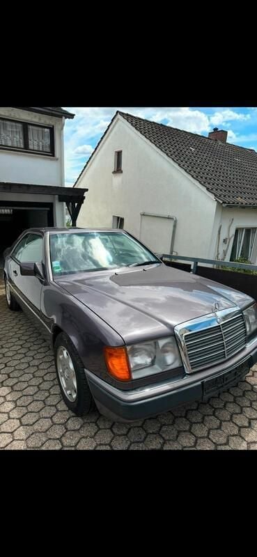 Andere außenfarben Gebraucht 1993 Mercedes 220 Coupé | 12.000 € - Bild 1/4