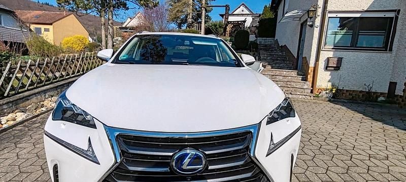 Gebraucht Lexus NX300h 197 PS (144 kW) 2017 Weiß SUV
