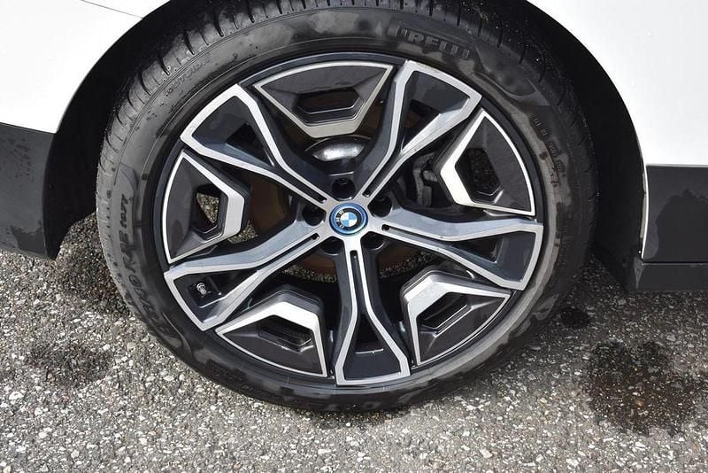 Gebraucht BMW iX Executive 384 kW (523 PS) 2023 Weiß SUV