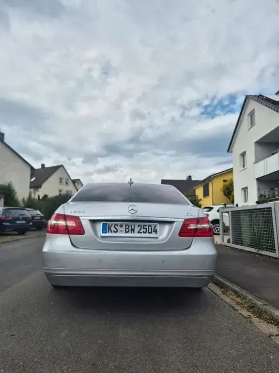 Gebraucht Mercedes 220 170 PS (125 kW) 2010 Silber Limousine