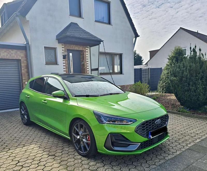 Gebraucht Ford Focus ST 280 PS (205 kW) 2024 Grün Limousine