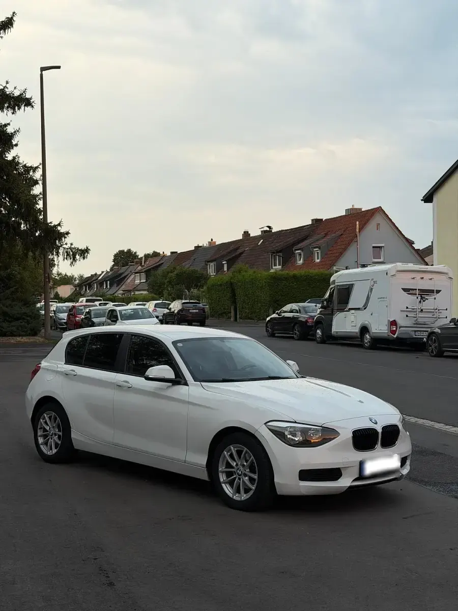 Gebraucht BMW 114 102 PS (75 kW) 2013 Weiß Kleinwagen