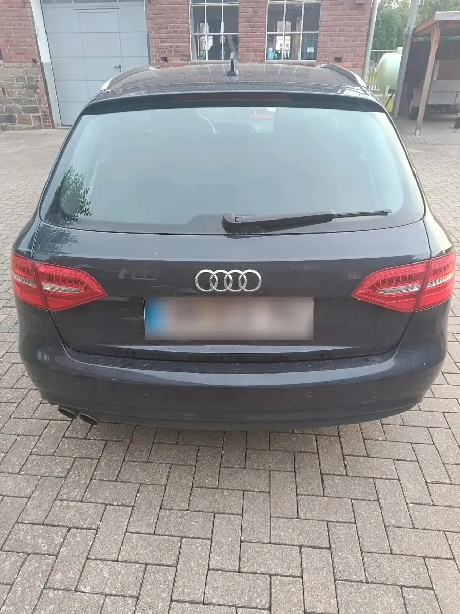 Gebraucht Audi A4 143 PS (105 kW) 2013 Blau Kombi