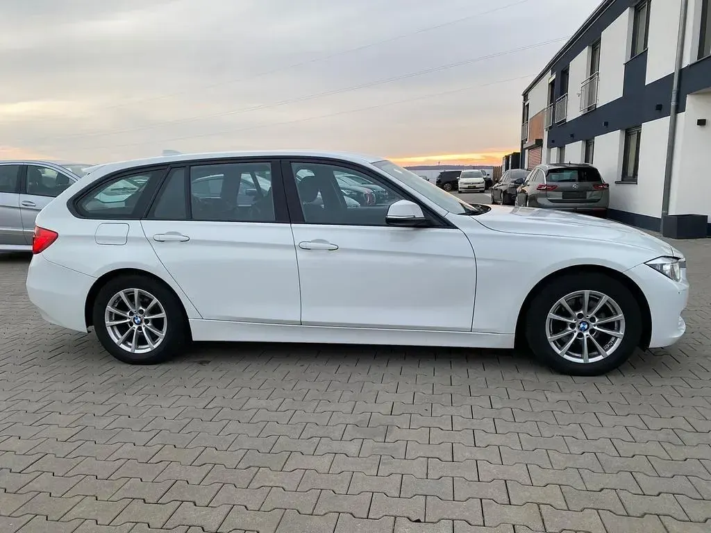 Gebraucht BMW 320 184 PS (135 kW) 2015 Weiß Limousine