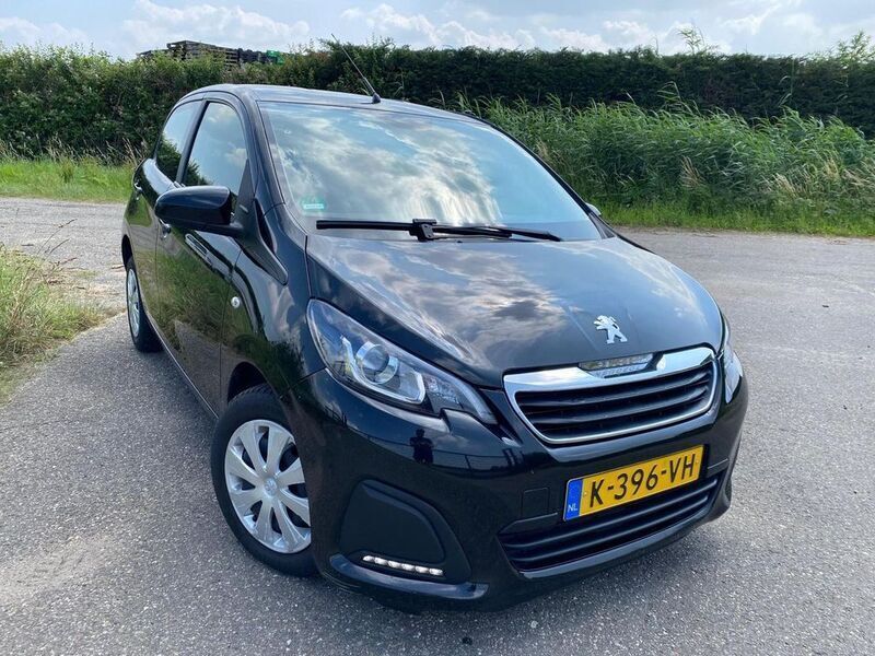 Schwarz Gebraucht 2021 Peugeot 108 Active Kleinwagen | 5.705 € (Guter Preis) - Bild 1/4