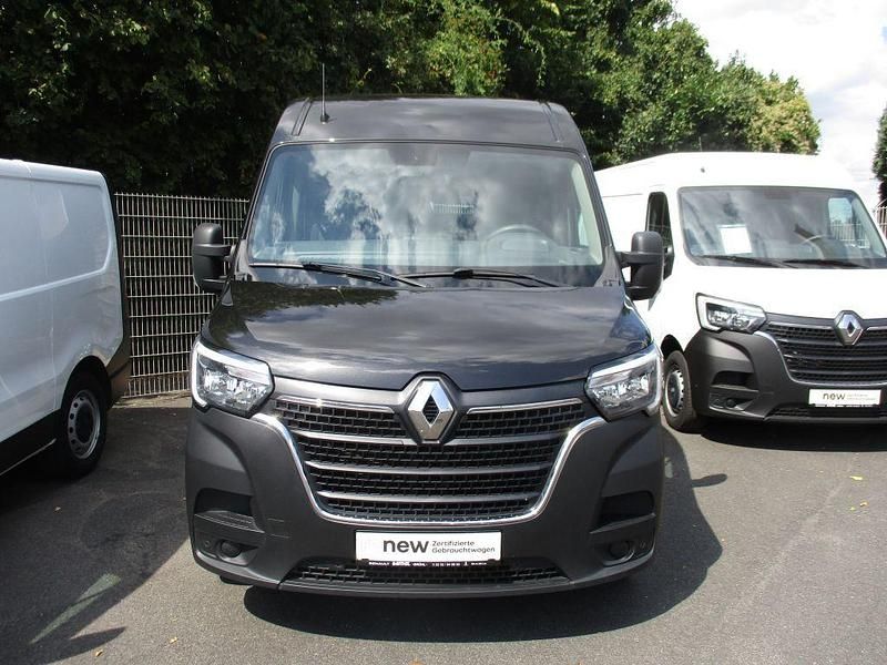 Perlmuttschwarz metallic Gebraucht 2021 Renault Master Komfort Van | 19.950 € (Guter Preis) - Bild 1/4