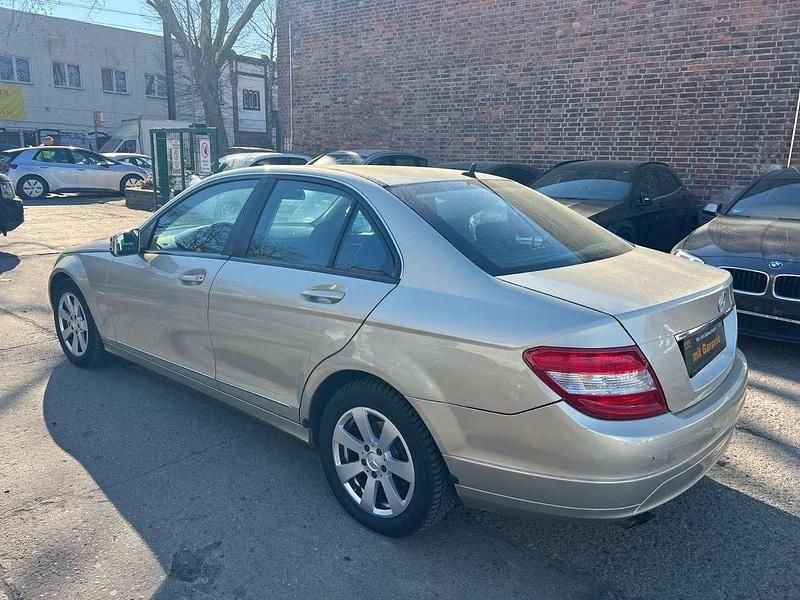 Gebraucht Mercedes C180 156 PS (114 kW) 2009 Beige Limousine