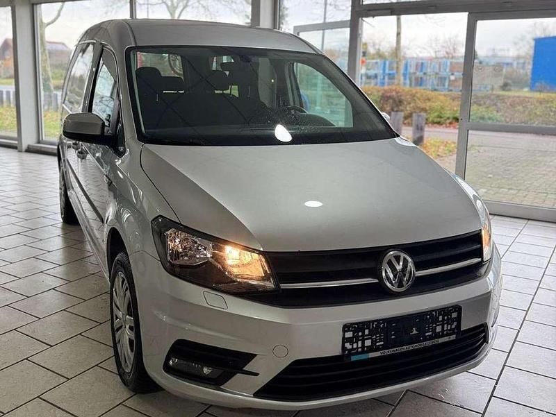 Reflexsilber metallic Gebraucht 2016 VW Caddy Maxi Trendline Van / Kleinbus | 11.500 € - Bild 1/4