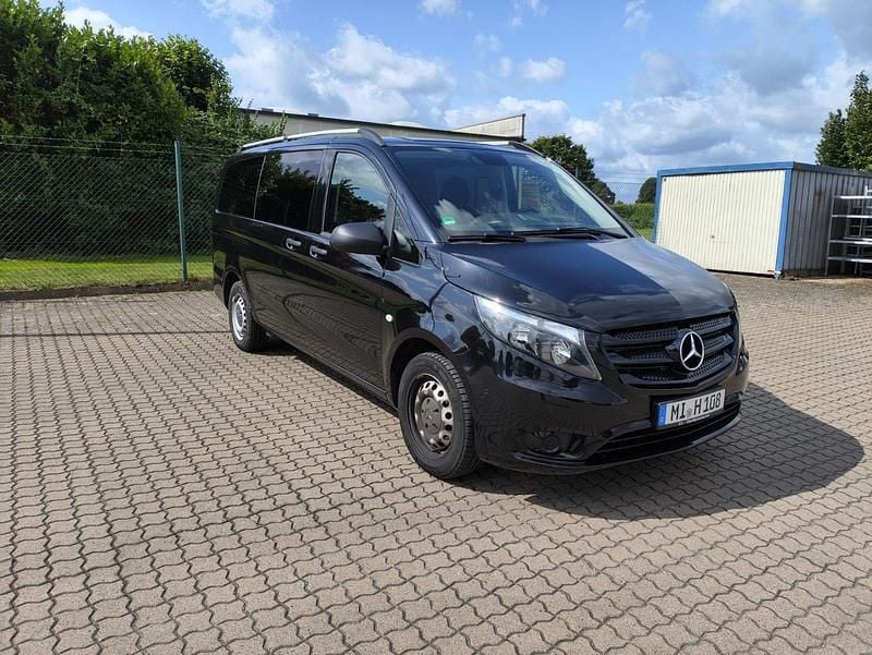 Schwarz Gebraucht 2019 Mercedes Vito Van / Kleinbus | 29.900 € - Bild 1/4