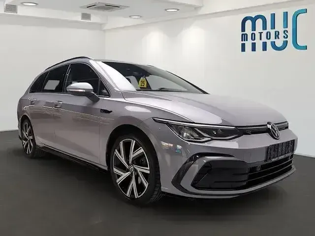 Second-hand VW Golf VIII R-line 131 CP (96 kW) 2022 Gri Break