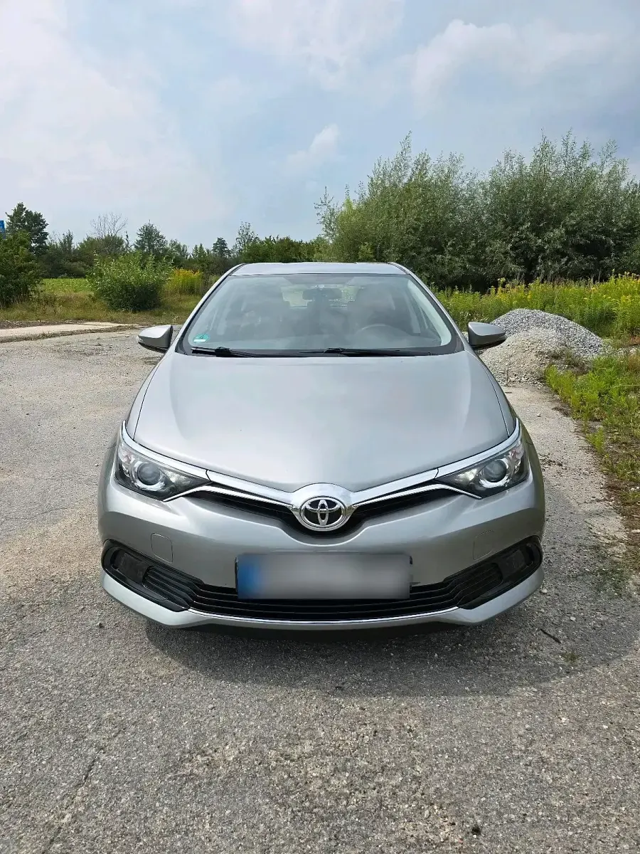 Gebraucht Toyota Auris 99 PS (72 kW) 2016 Grau Limousine