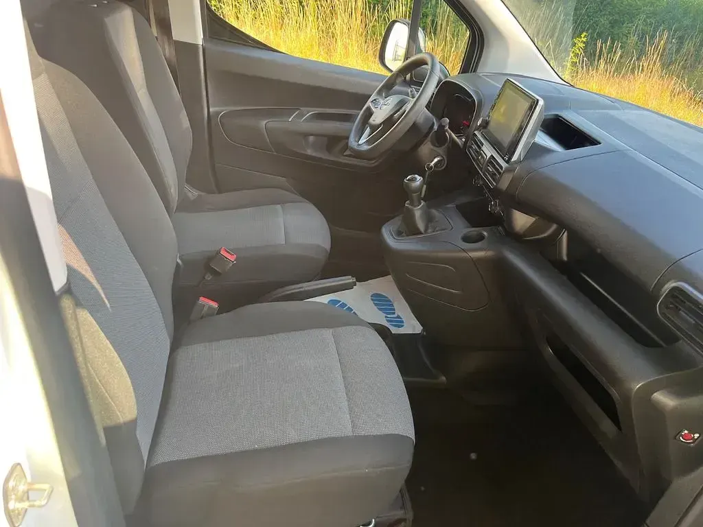 Gebraucht Opel Combo 76 PS (55 kW) 2020 Weiß Van / Kleinbus