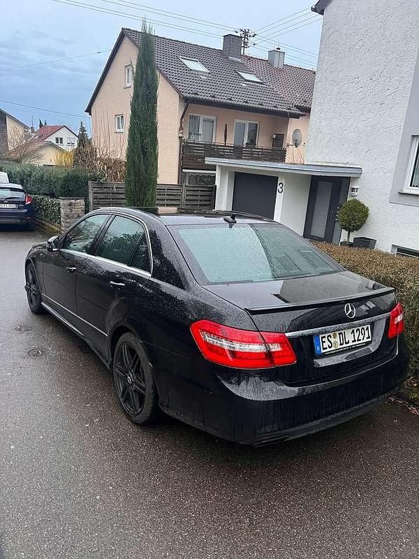 Gebraucht Mercedes E350 265 PS (194 kW) 2012 Schwarz Limousine