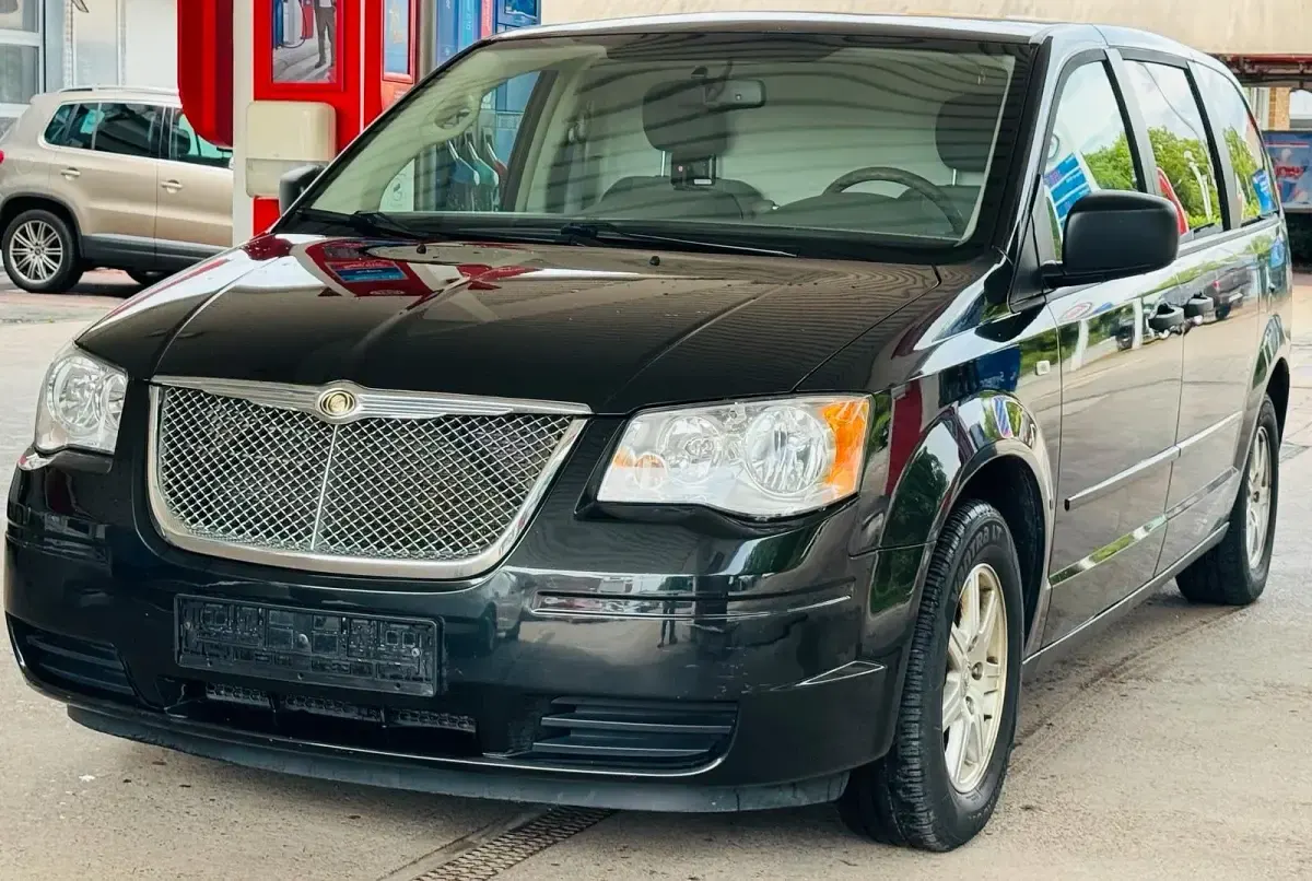 Gebraucht Chrysler Voyager 163 PS (119 kW) 2009 Schwarz Van / Kleinbus