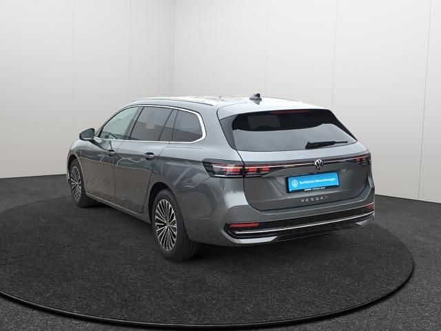 Gebraucht VW Passat Elegance 150 PS (110 kW) 2025 Grau Kombi
