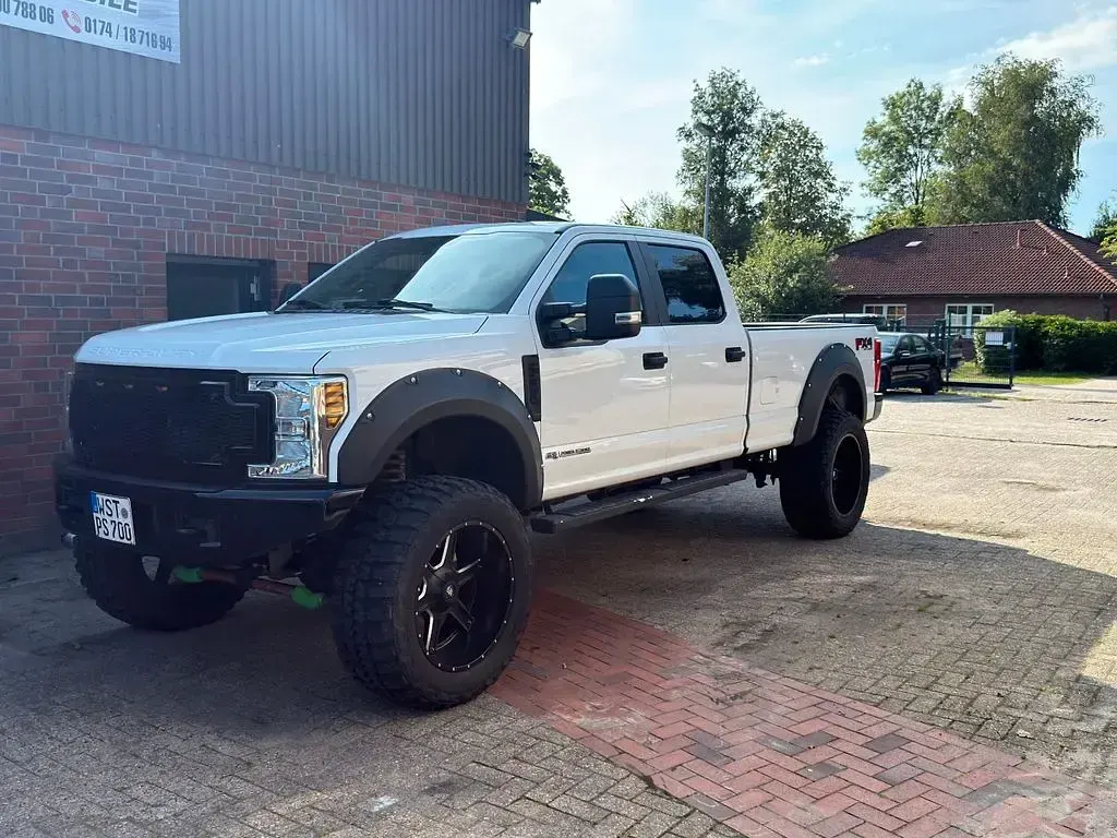 Gebraucht Ford V8 441 PS (324 kW) 2019 Weiß Pickup