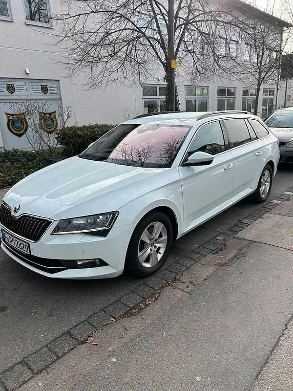 Gebraucht Skoda Superb 150 PS (110 kW) 2016 Weiß Kombi