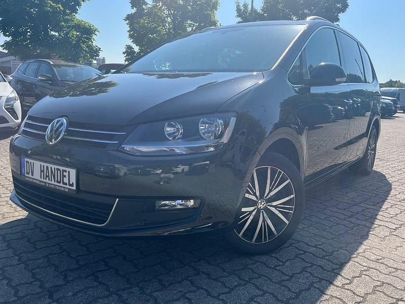 Schwarz Gebraucht 2017 VW Sharan Comfortline Van / Kleinbus | 17.800 € (Fairer Preis) - Bild 1/4