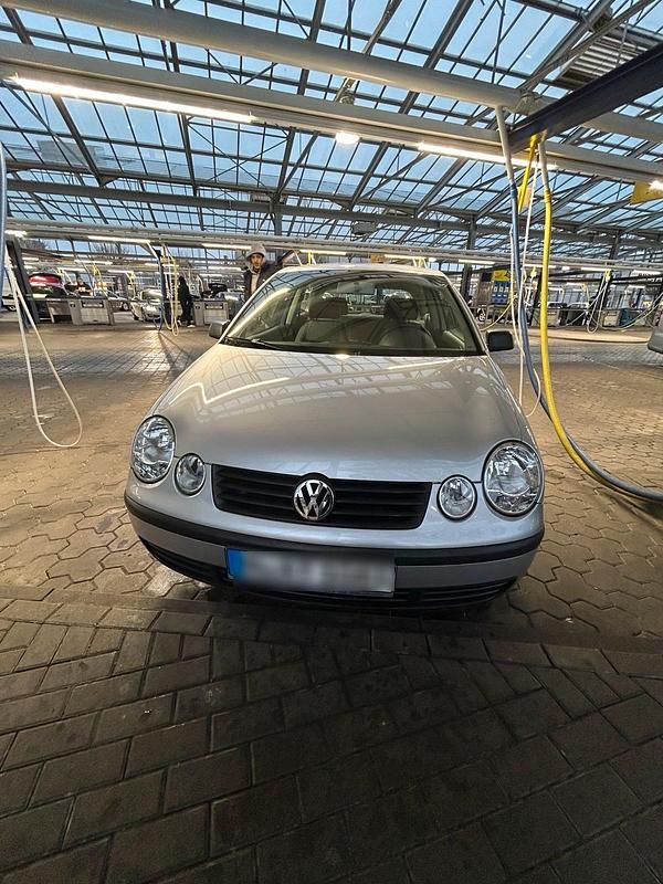 Silber Gebraucht 2003 VW Polo Kleinwagen | 600 € (Superpreis) - Bild 1/4