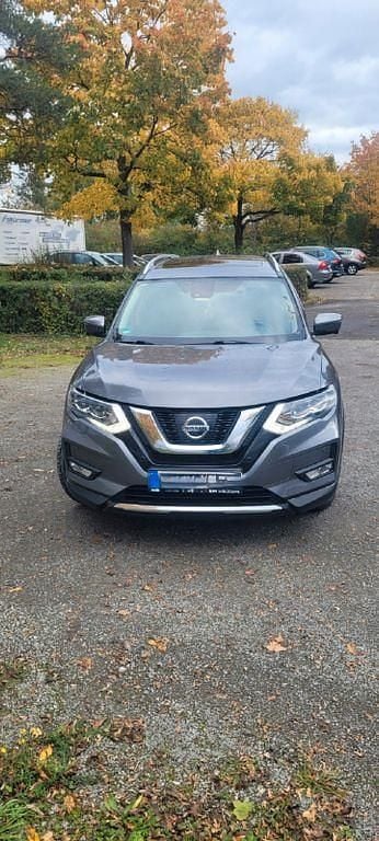 Grau Gebraucht 2018 Nissan X-Trail Tekna SUV | 21.250 € (Etwas zu teuer) - Bild 1/4