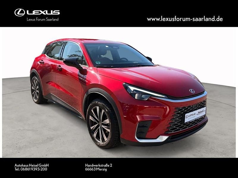 Gebraucht Lexus LBX 136 PS (100 kW) 2024 Rot SUV