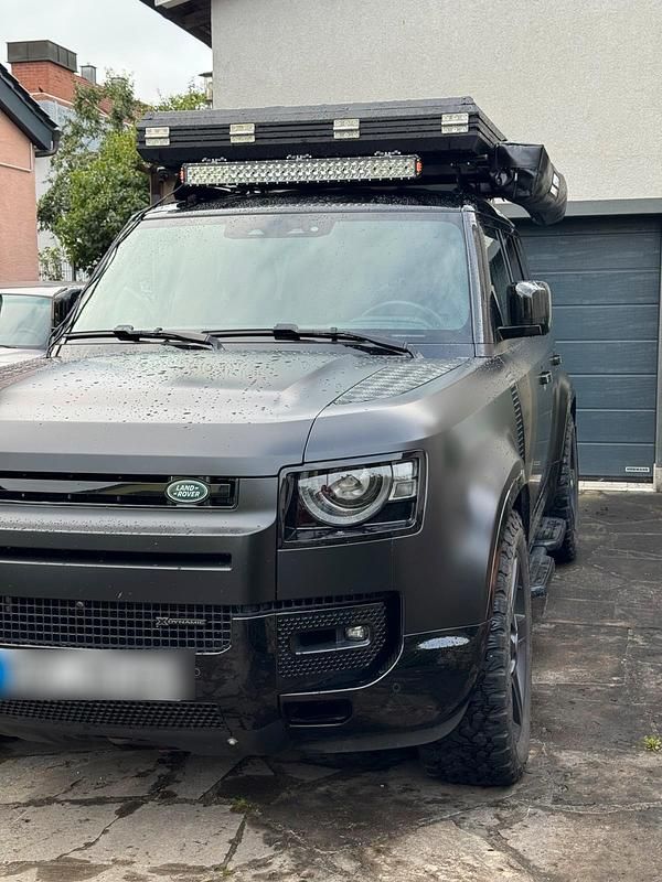 Gebraucht Land Rover Defender SE Dynamic 300 PS (220 kW) 2023 Schwarz SUV