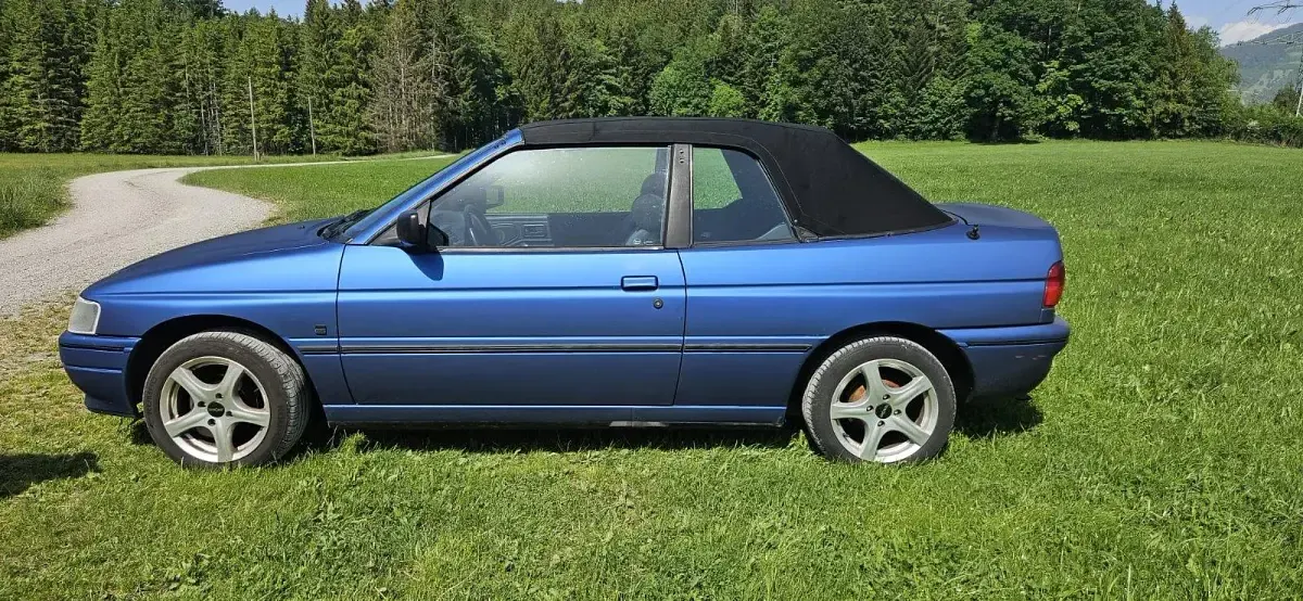 Gebraucht Ford Escort Cabriolet 90 PS (66 kW) 1993 Blau Cabrio