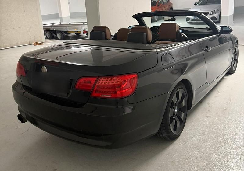 Gebraucht BMW 320 Cabriolet 170 PS (125 kW) 2007 Schwarz Cabrio