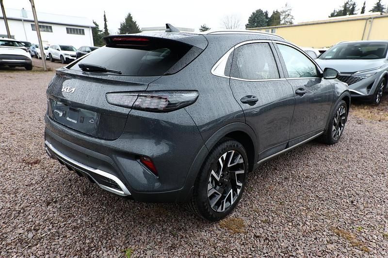 Neu Kia XCeed 150 PS (110 kW) 2026 Grau metallic SUV
