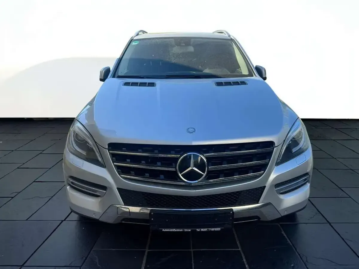 Gebraucht Mercedes ML350 258 PS (189 kW) 2012 Silber SUV