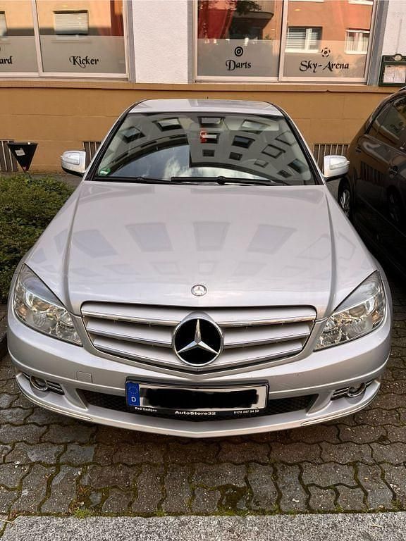 Silber Gebraucht 2007 Mercedes C200 Avantgarde Limousine | 6.700 € (Fairer Preis) - Bild 1/3