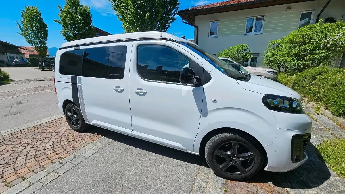 Gebraucht Opel Vivaro-e Combi 144 PS (105 kW) 2024 Weiß Van / Kleinbus