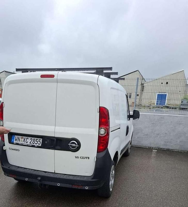 Gebraucht Opel Combo 105 PS (77 kW) 2016 Weiß Van