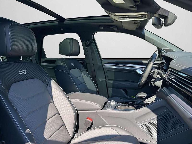 Gebraucht VW Touareg R-line 286 PS (210 kW) 2025 Grenadillschwarz metallic SUV