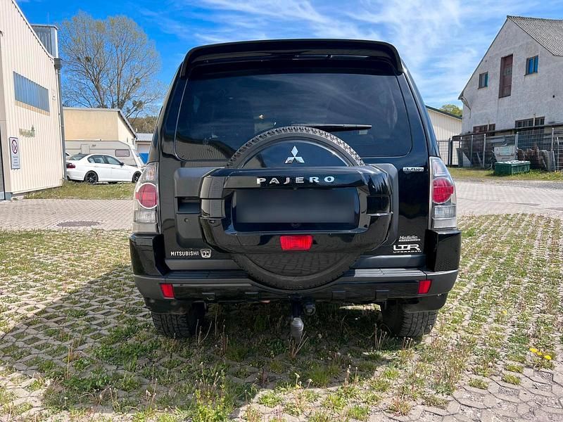 Gebraucht Mitsubishi Pajero 247 PS (181 kW) 2007 Schwarz SUV