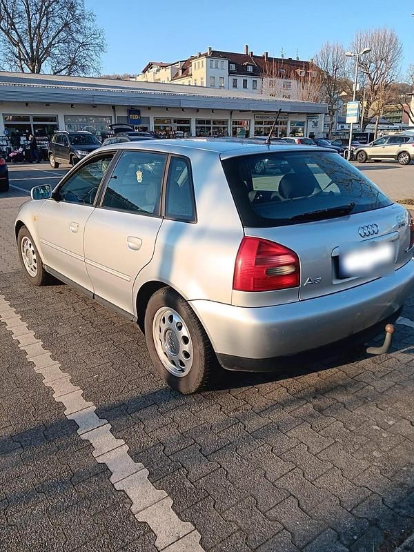 Usata Audi A3 74 CV (54 kW) 2000 Argento Utilitaria