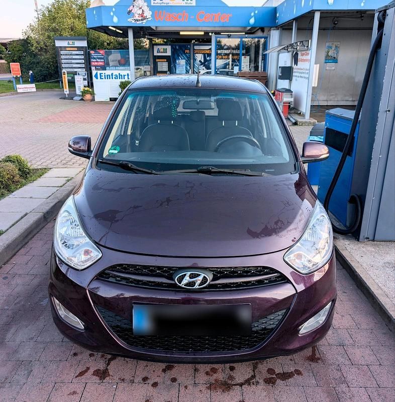 Gebraucht Hyundai i10 69 PS (50 kW) 2012 Violet Kleinwagen