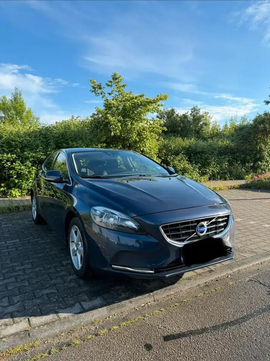 Gebraucht Volvo V40 114 PS (83 kW) 2014 Blau Limousine