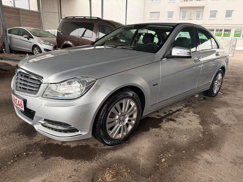 Silber Gebraucht 2012 Mercedes C180 Limousine | 12.300 € (Fairer Preis) - Bild 1/4