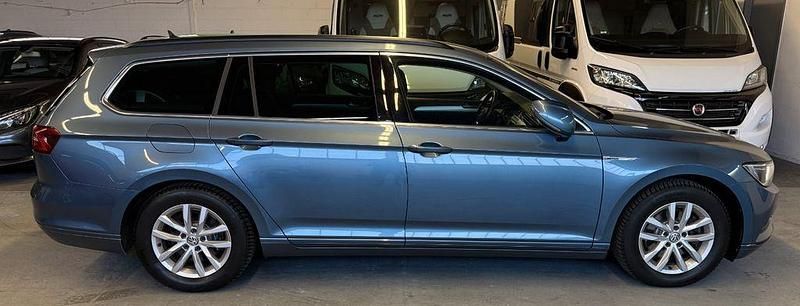 Gebraucht VW Passat Comfortline 150 PS (110 kW) 2015 Blau Kombi