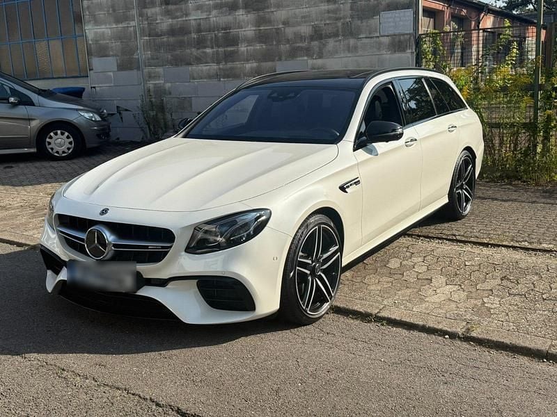 Weiß Gebraucht 2018 Mercedes E63 AMG AMG Kombi | 52.000 € (Etwas zu teuer) - Bild 1/4