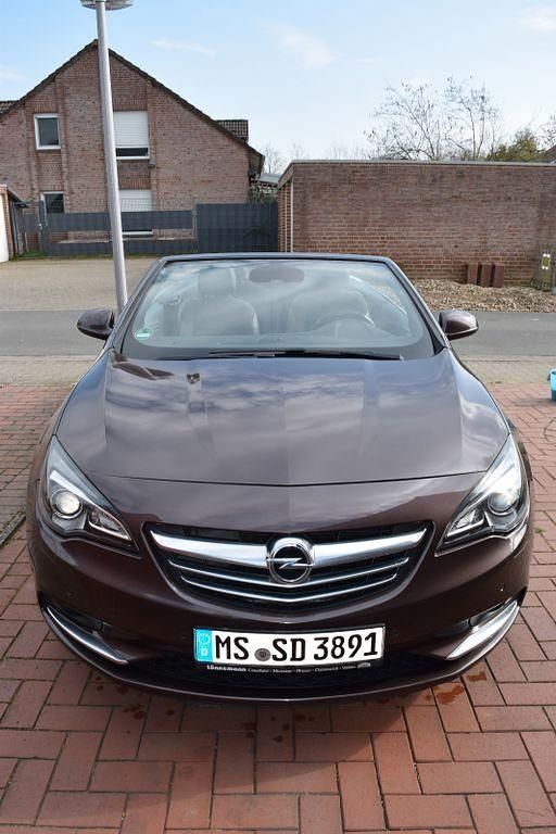 Gebraucht Opel Cascada Innovation 170 PS (125 kW) 2016 Braun Cabrio