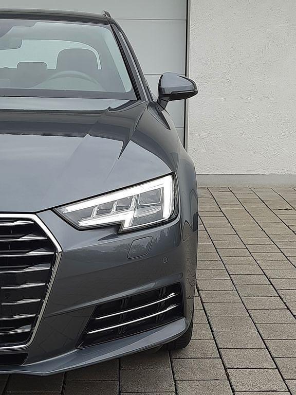 Gebraucht Audi A4 Design 190 PS (139 kW) 2017 Grau Kombi