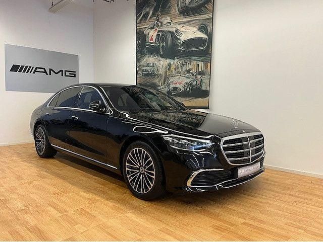 Obsidianschwarz metalliclack Gebraucht 2022 Mercedes S580 Limousine | 64.974 € (Superpreis) - Bild 1/4